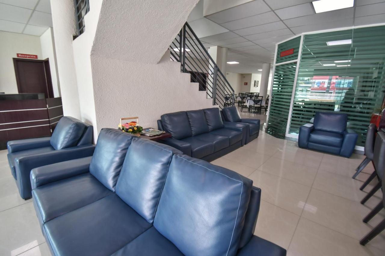 Hotel Portonovo Plaza Centro غوادالاجارا المظهر الخارجي الصورة