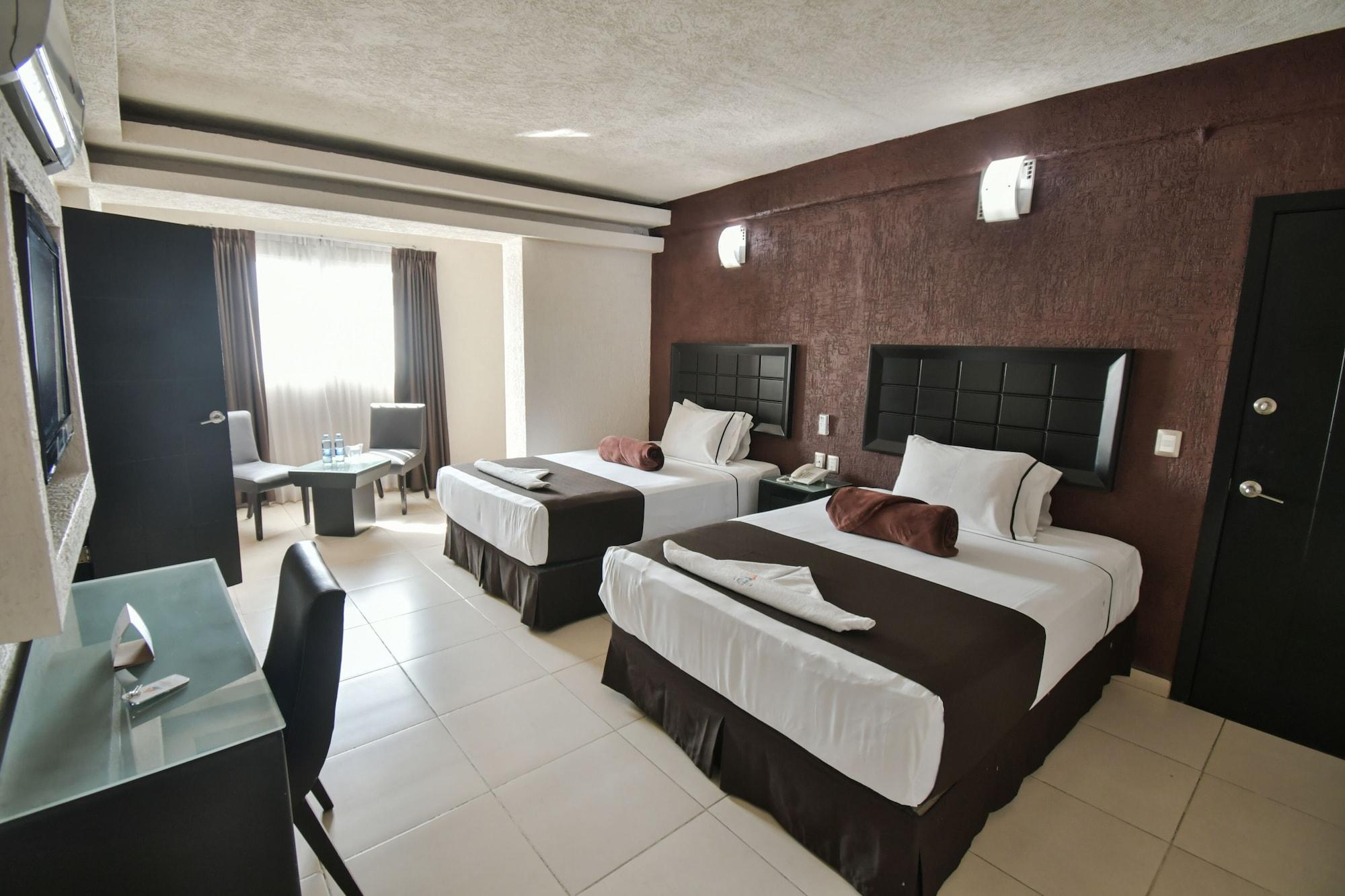 Hotel Portonovo Plaza Centro غوادالاجارا المظهر الخارجي الصورة