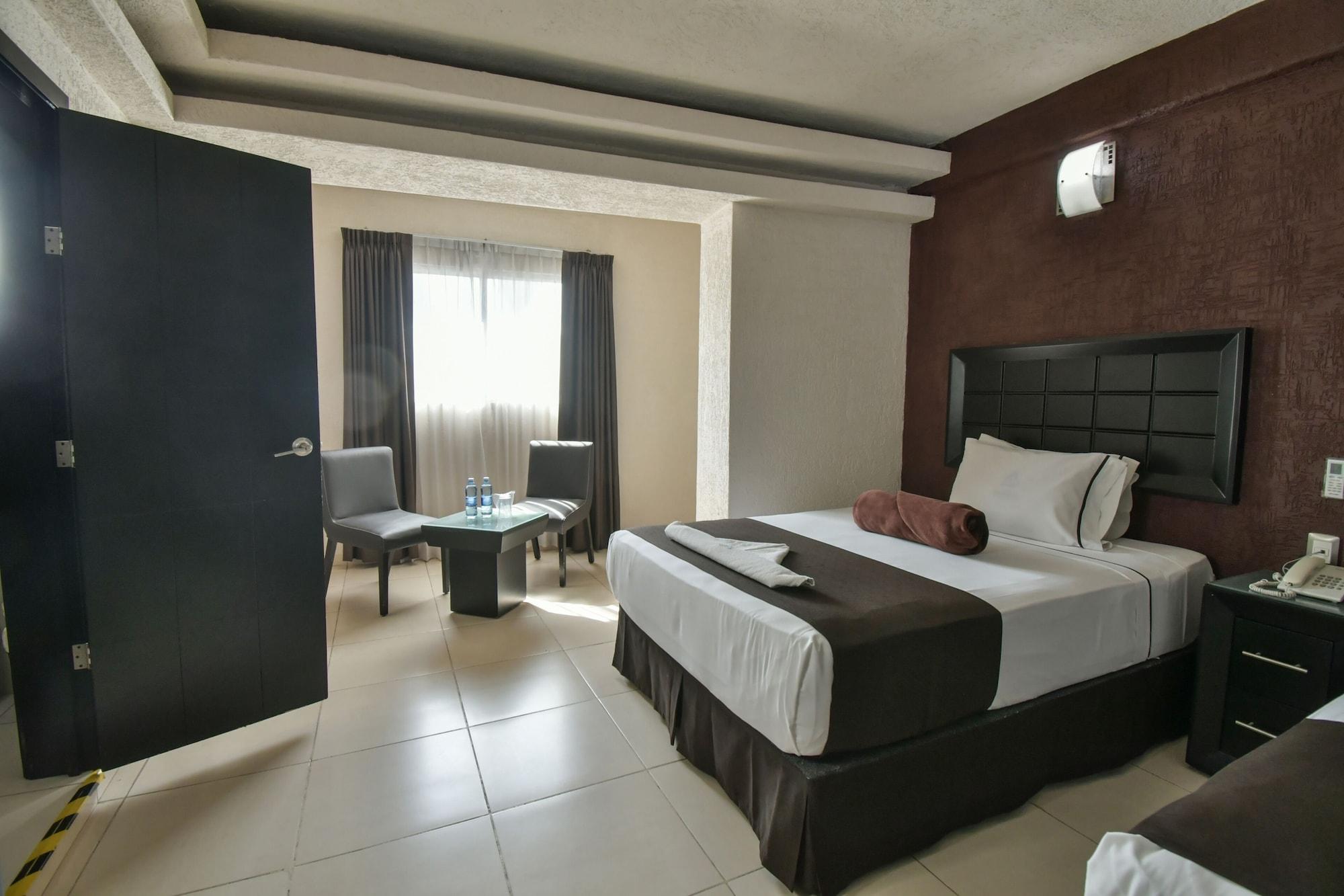 Hotel Portonovo Plaza Centro غوادالاجارا المظهر الخارجي الصورة