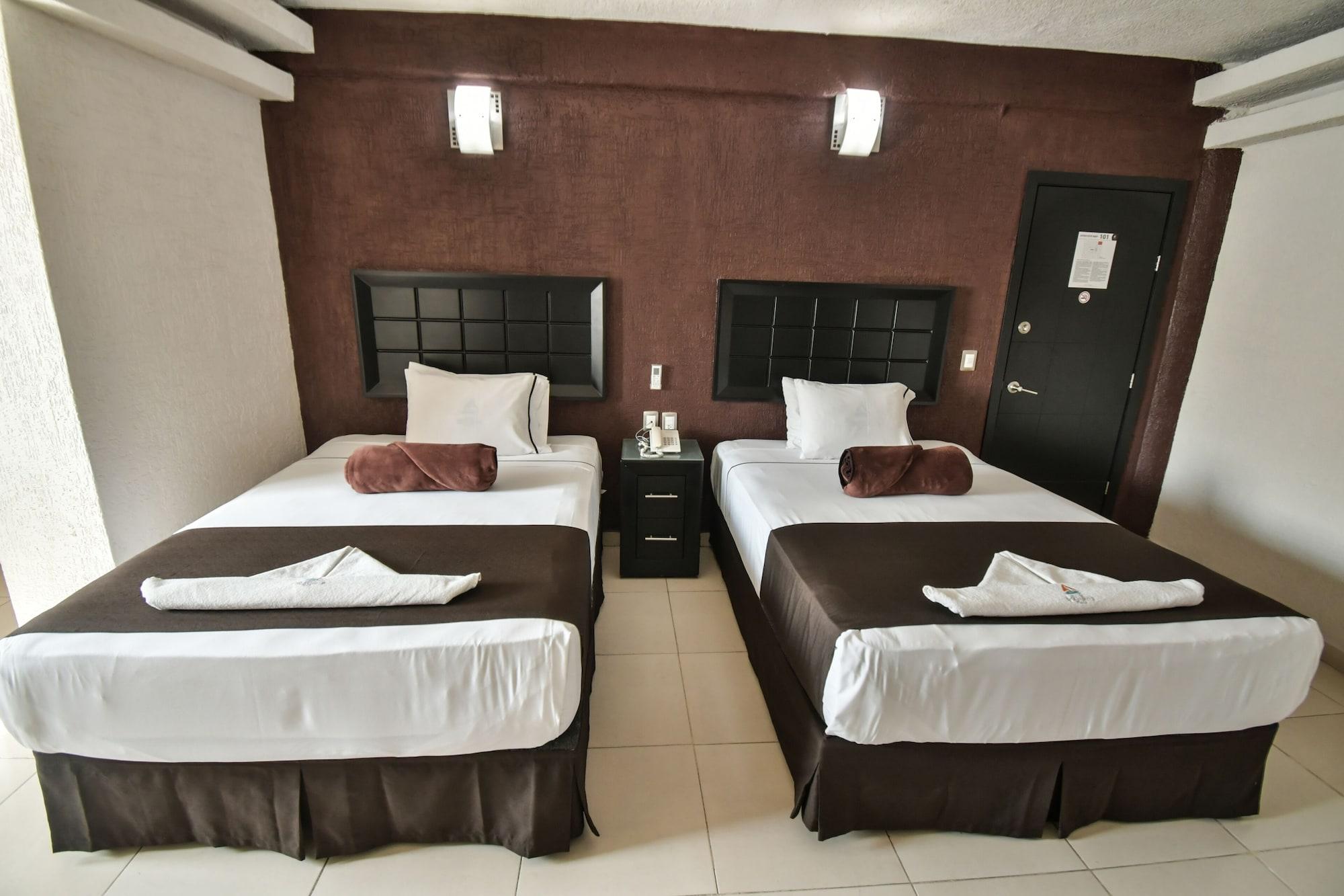 Hotel Portonovo Plaza Centro غوادالاجارا المظهر الخارجي الصورة