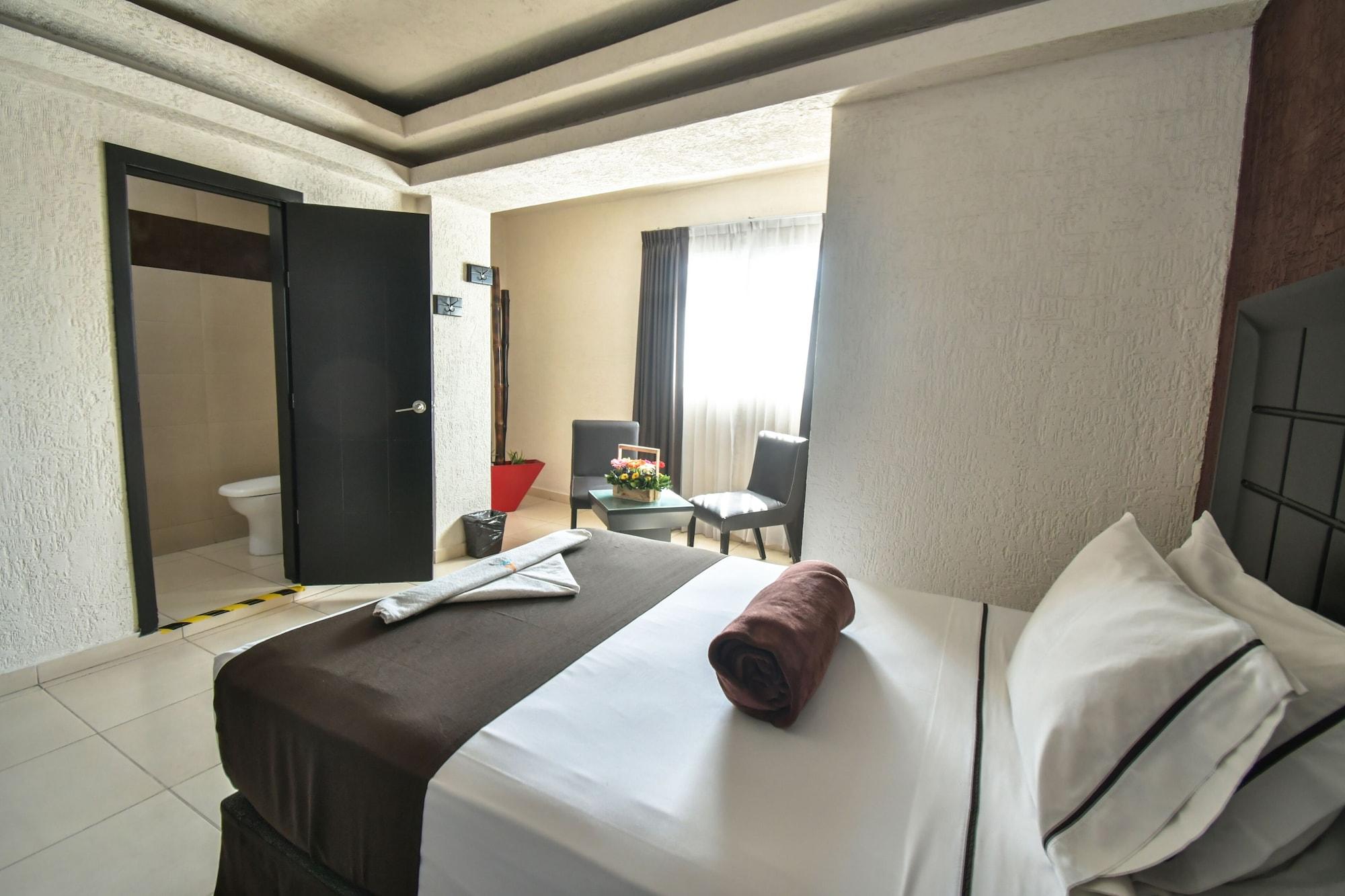 Hotel Portonovo Plaza Centro غوادالاجارا المظهر الخارجي الصورة