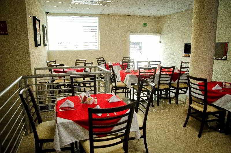 Hotel Portonovo Plaza Centro غوادالاجارا المظهر الخارجي الصورة
