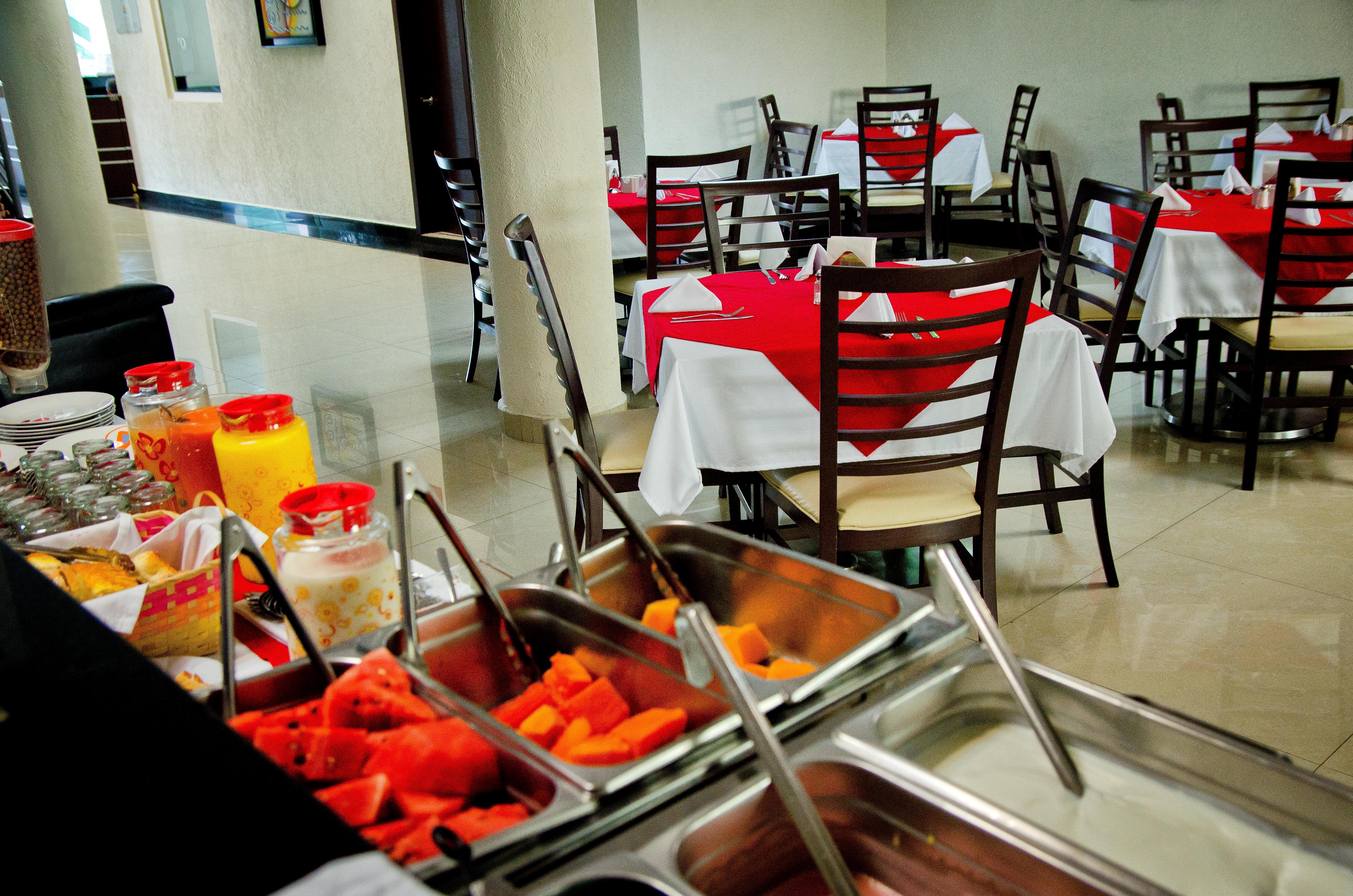 Hotel Portonovo Plaza Centro غوادالاجارا المظهر الخارجي الصورة