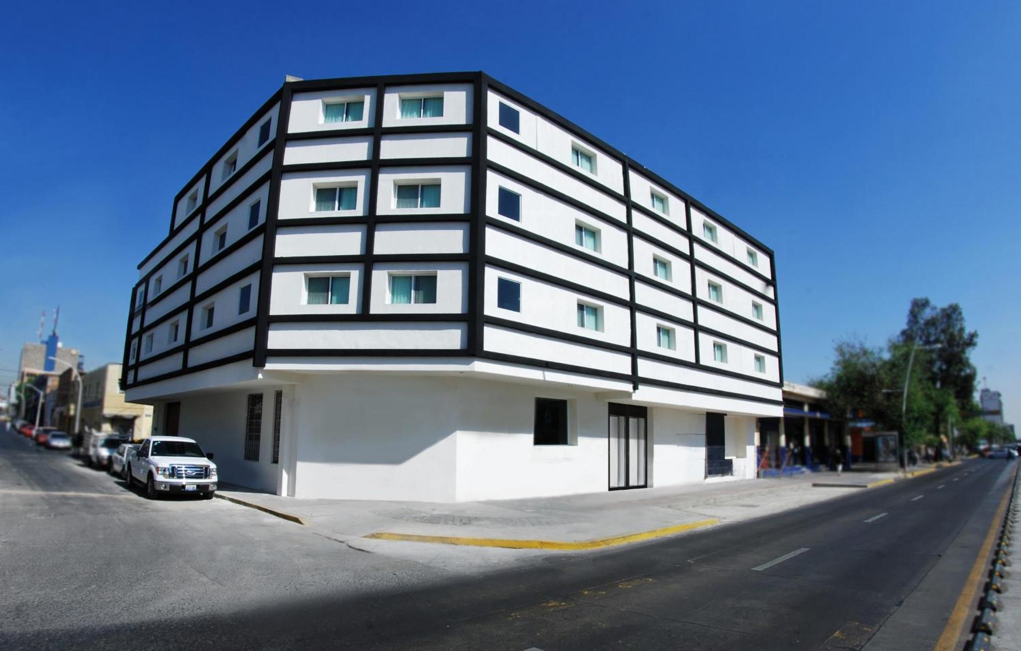 Hotel Portonovo Plaza Centro غوادالاجارا المظهر الخارجي الصورة