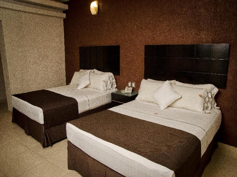 Hotel Portonovo Plaza Centro غوادالاجارا المظهر الخارجي الصورة