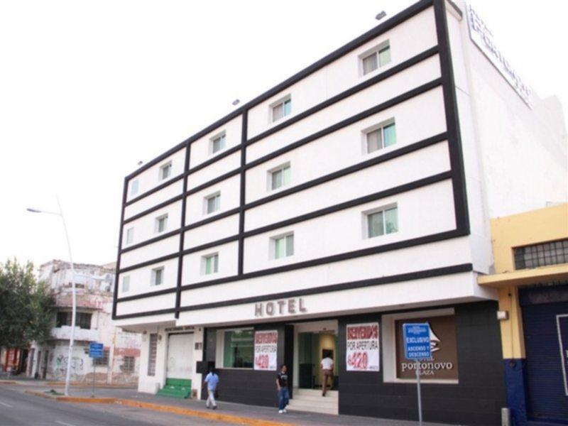 Hotel Portonovo Plaza Centro غوادالاجارا المظهر الخارجي الصورة